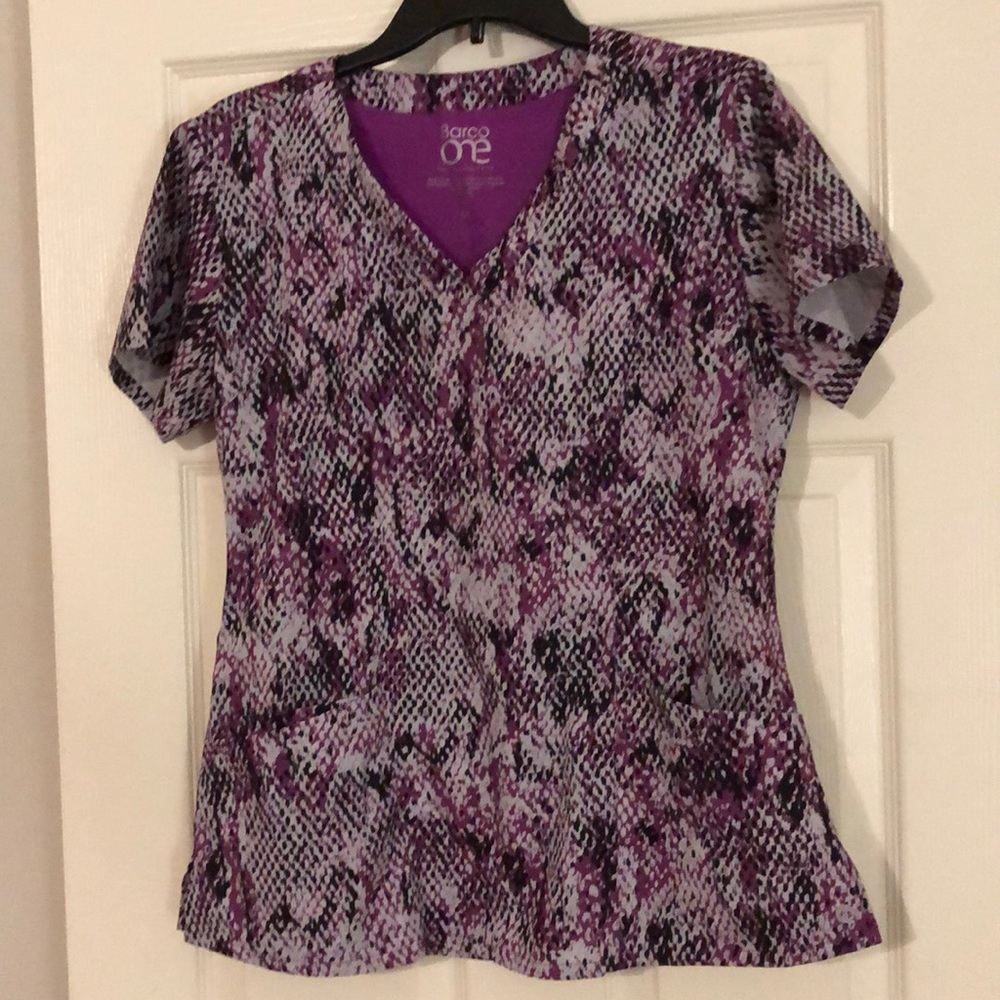 Printed scrub top